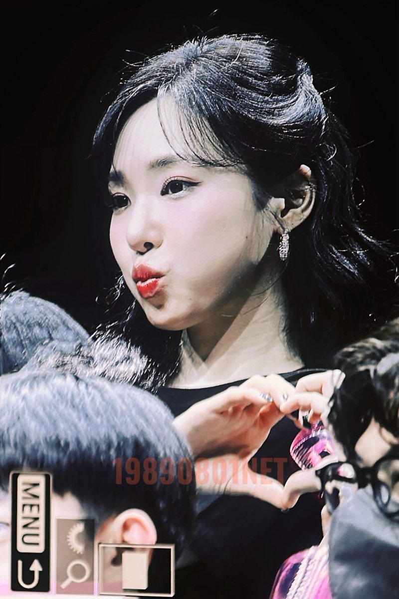 19890801net's tweet photo. 250503 😙😬 

#TiffanyYoung #티파니영 
#HERE_FOR_YOU #2025HEREFORYOU_IN_ASIA
#2025HEREFORYOU_IN_SEOUL https://t.co/oR38Flr7fD