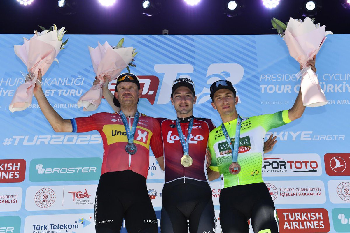 Elia Viviani tweet media