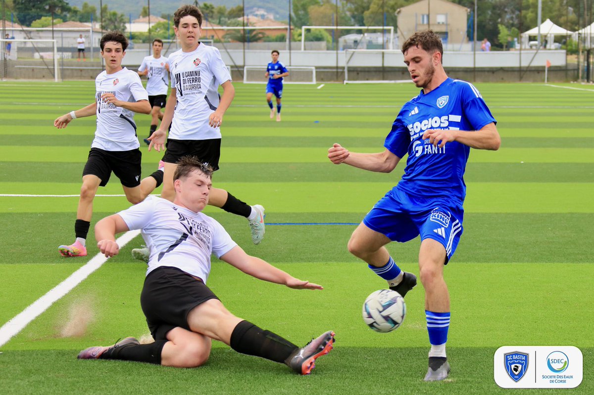 SCBFurmazione's tweet photo. #U18 R1 | J16 | #SCBFCB | 1️⃣-1️⃣ | 45´
FINE DI A PRIMA PARTE contr’à FC BORGU
I ritratti 📸 ©️ @Alex_Negroni_2B
🤝 Société des Eaux de Corse https://t.co/Bi52KFKhhF