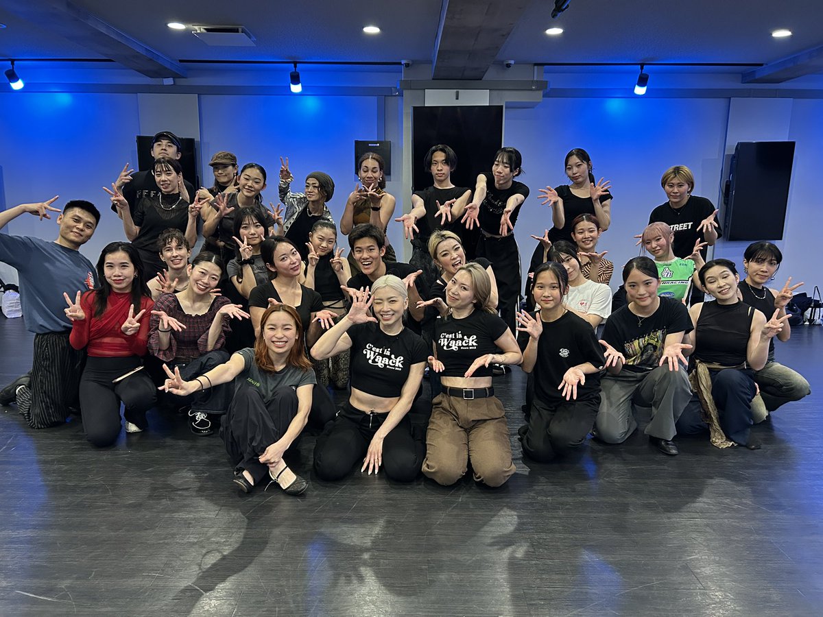 StudioAlleyoop's tweet photo. 5/3(sat)CHRISSY CHOW Special Workshop❣️
終了いたしました😊🌟
素晴らしい濃密な90分間になりました💐💫

受講いただいた皆様、
CHRISSY CHOU
Thank you so much ☺️💓 https://t.co/Xh7TlsFaAy