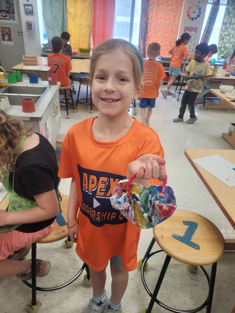 MrsMooreArt's tweet photo. 2nd graders in Ms. Park's class paining their ceramic wall hangings. https://t.co/fh7oDisL7p