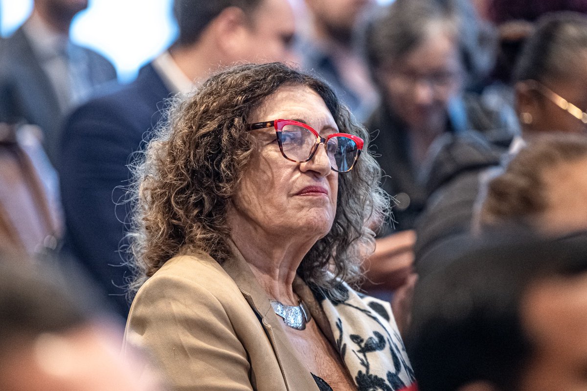 🕊️ #VillesetTerritoiresdePaix

👏 La Conférence II a mis en lumière les ressources clés — budgétisation participative, technologies, mémoire, coopération — pour bâtir une paix durable. De Montevideo à Iztapalapa, les villes agissent pour une gouvernance ancrée et inclusive.