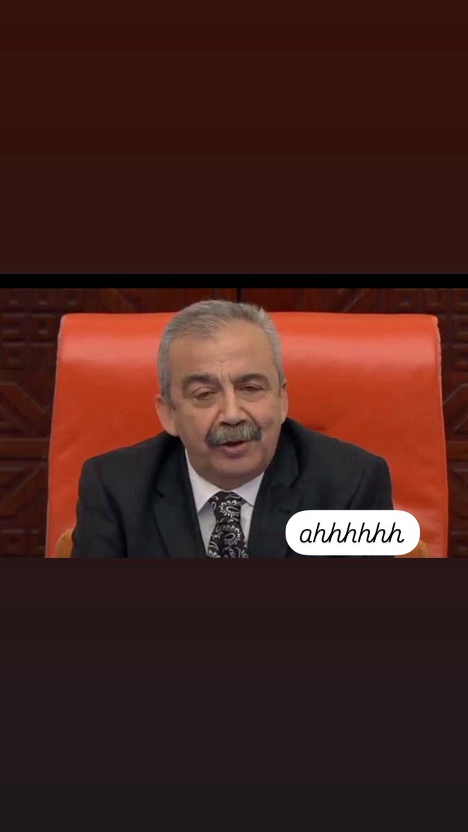 Bu dünyadan bir Sırrı geçti… Barışa olan inancı ve katkısıyla, espirili diliyle gök yüzüne hoş bir sada bıraktı…