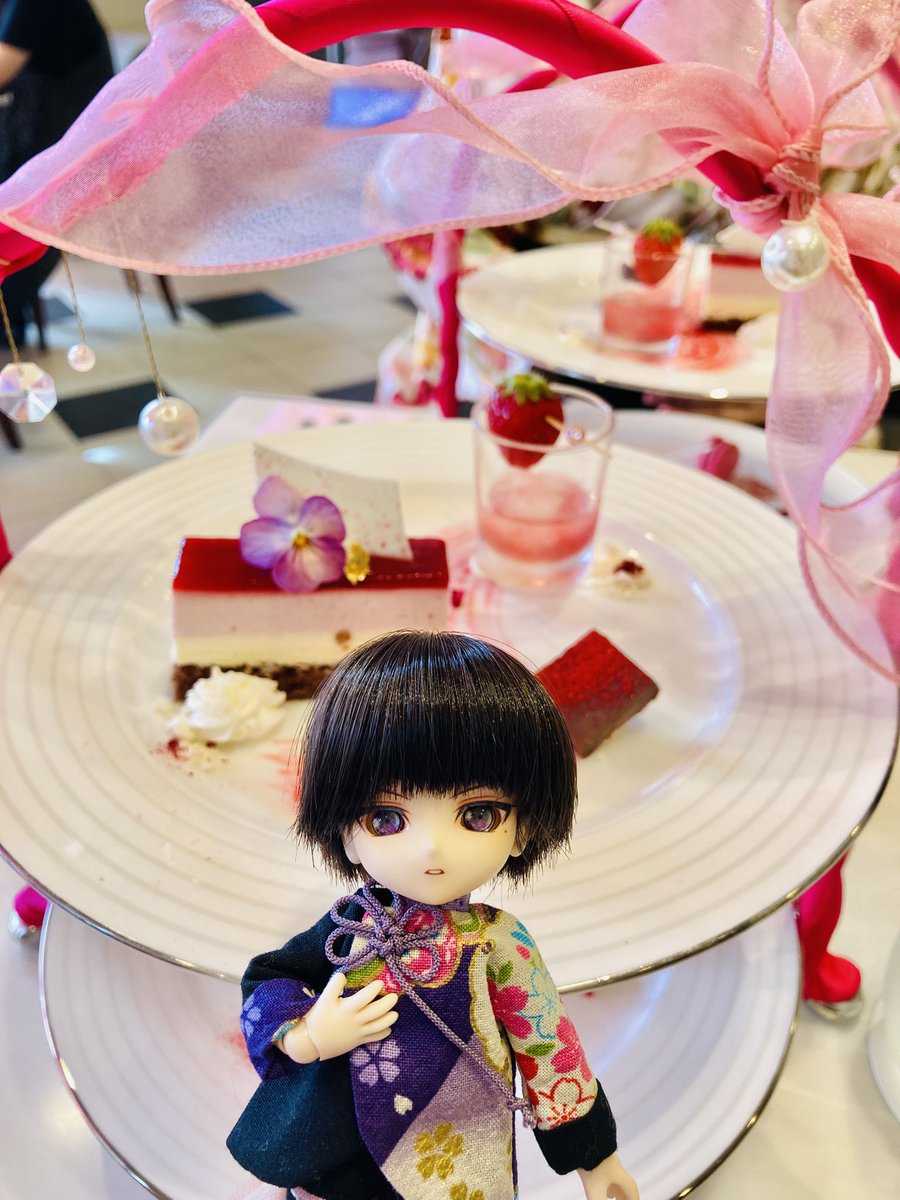 pray353's tweet photo. 今日は私の誕生日でした🎂
昨年から今年にかけて色々と大変なことばかりで参っていますが、ドールや友人たちに支えられてなんとかこの日を迎えられました(*´꒳`*)
感謝感謝です🙏✨
皆様の様子を拝見する事ばかりで申し訳ないのですが、これからもウチの子共々よろしくお願いします(*´꒳`*) https://t.co/YNCyQtJGjQ