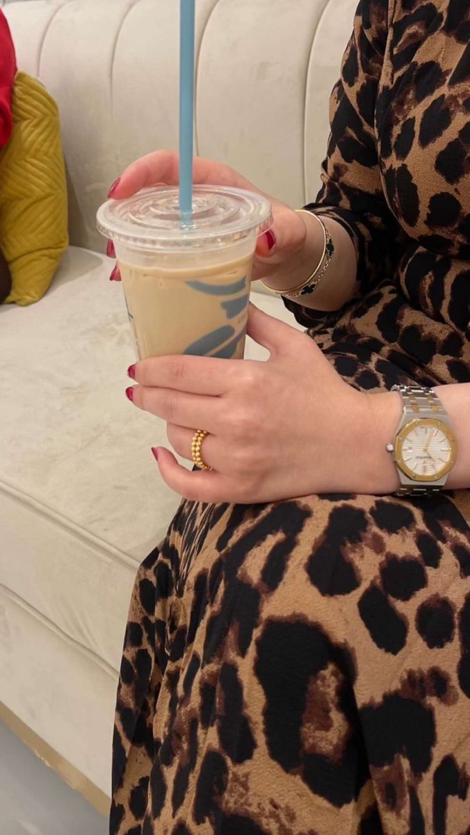 ماني مثل غيري ولا غيري مثلي 
لي خط سير مختلف في زماني 
🤚🏻💕