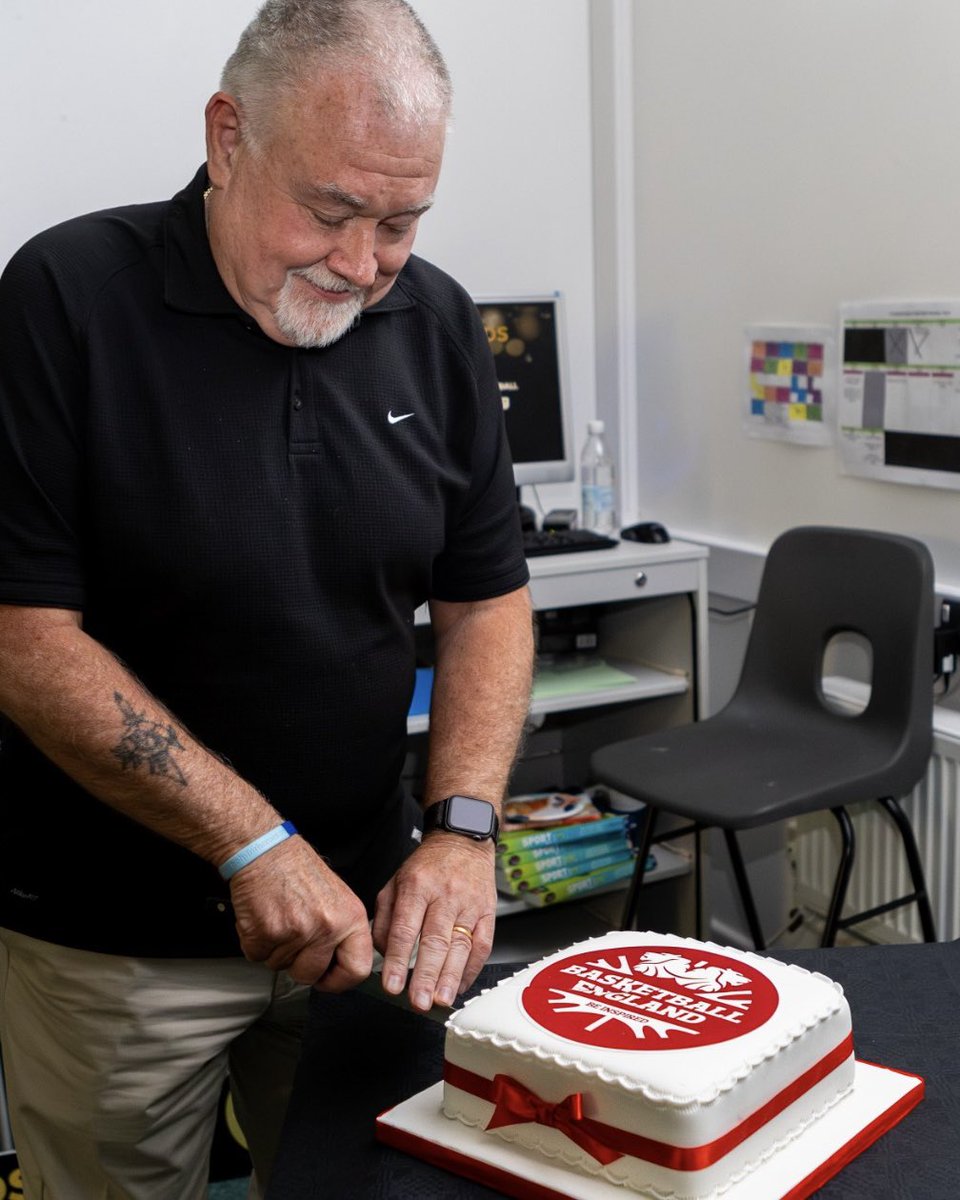 Our Basketball England East Region Award winners were saluted last night 🫡

Chair Terry Reaves handed out the honours and Services to Basketball winner Dave Girling cut the cake to close the night 🍰