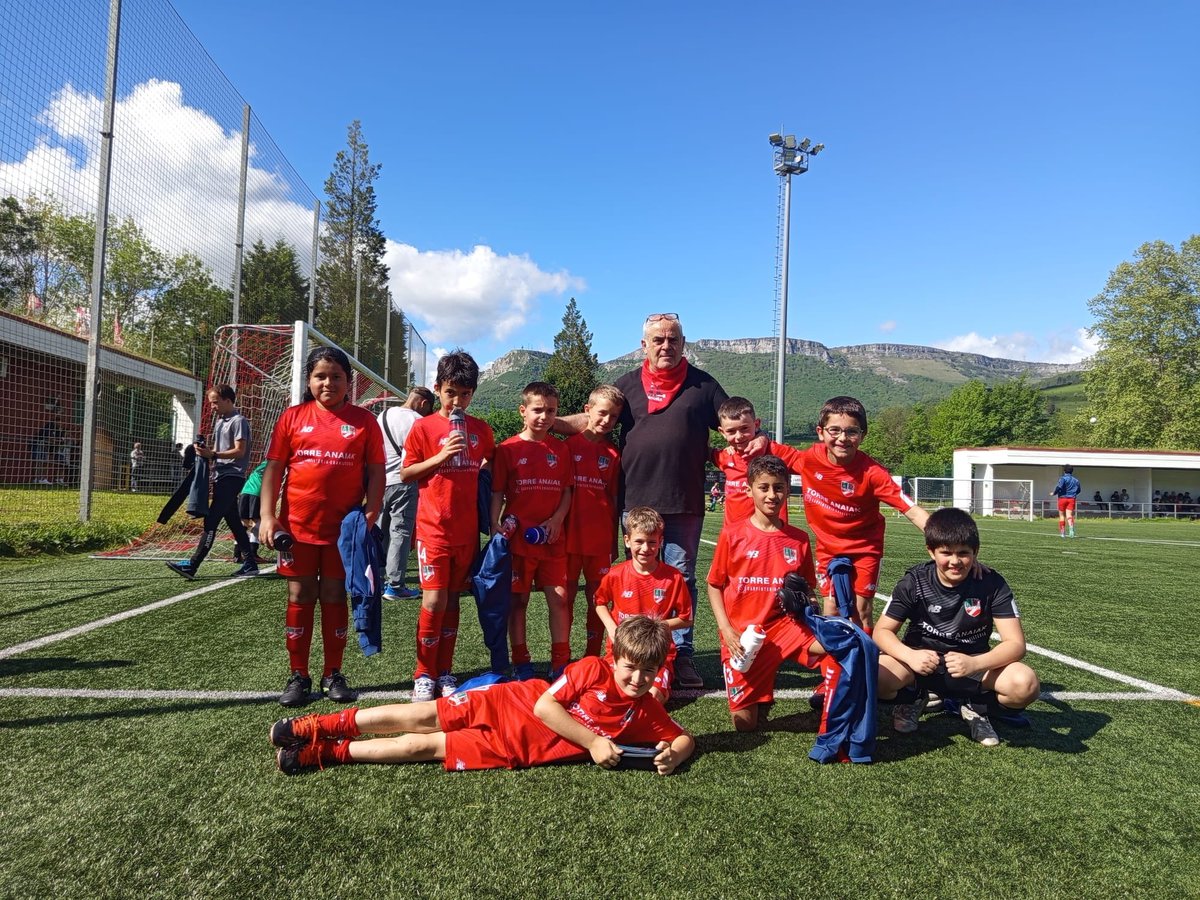 🏆TXAPELDUNAK🏆

El Benjamin 2016 se ha proclamado campeón de liga.

ZORIONAK TXAPELDUNAK!!!