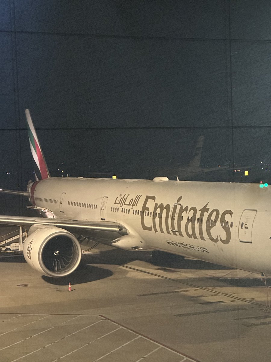 In April, we had the joy of facilitating a dream Dubai trip for a Ugandan family. It was their first international vacation together, and from takeoff at Entebbe to sunsets in the desert, every moment was unforgettable. Here’s how it went — and how we made it happen. 🧵🇦🇪✈️