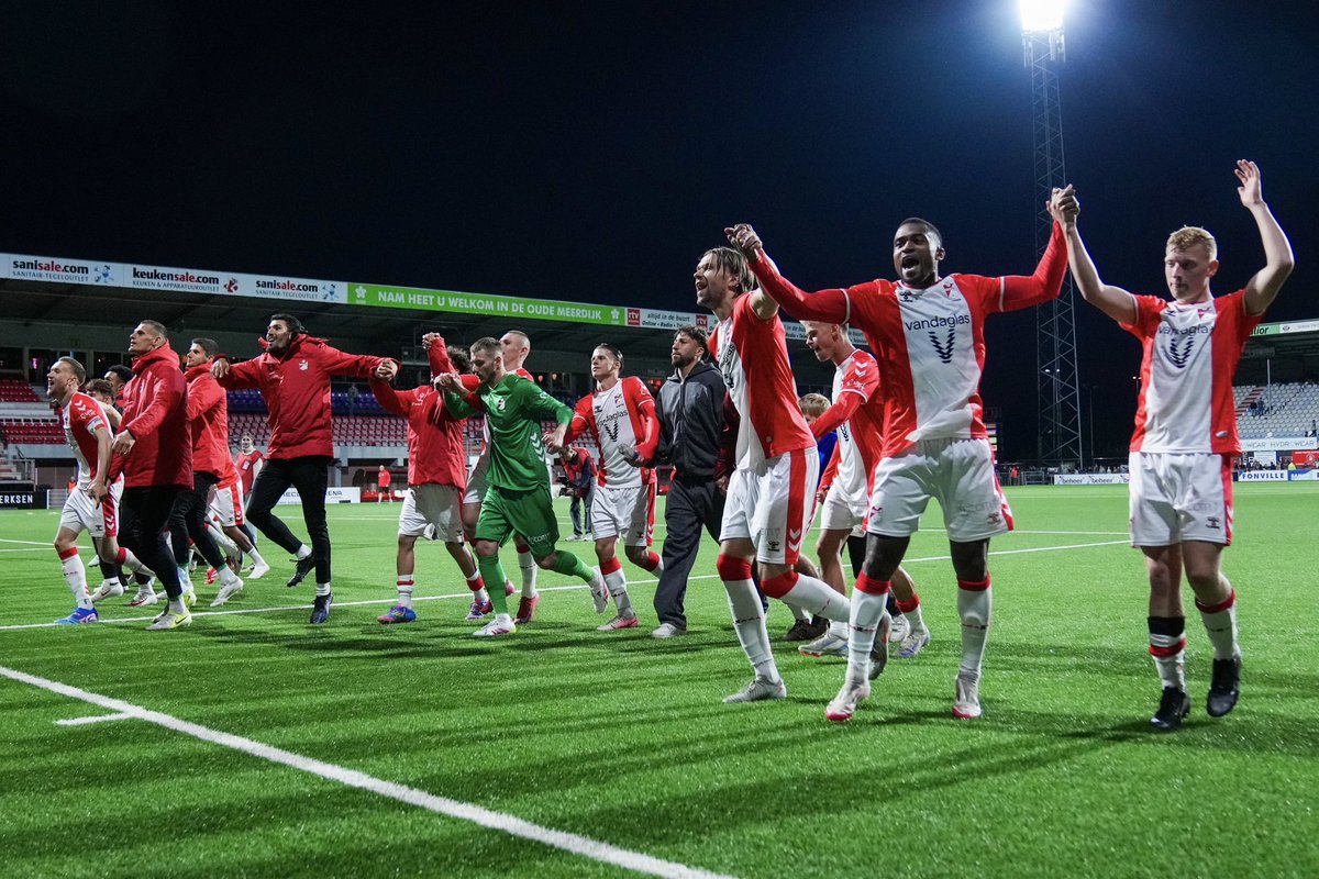 ❤️🤍❤️

#EMMvvv #HIERKOMIKWEG