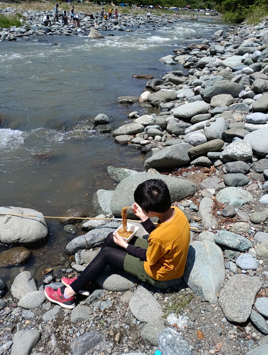 息子のリクエストで釣りができるキャンプ場に来たけど釣果０。

昼はペラング、夜は肉のみ。
魚にはありつけず。

#新戸キャンプ場