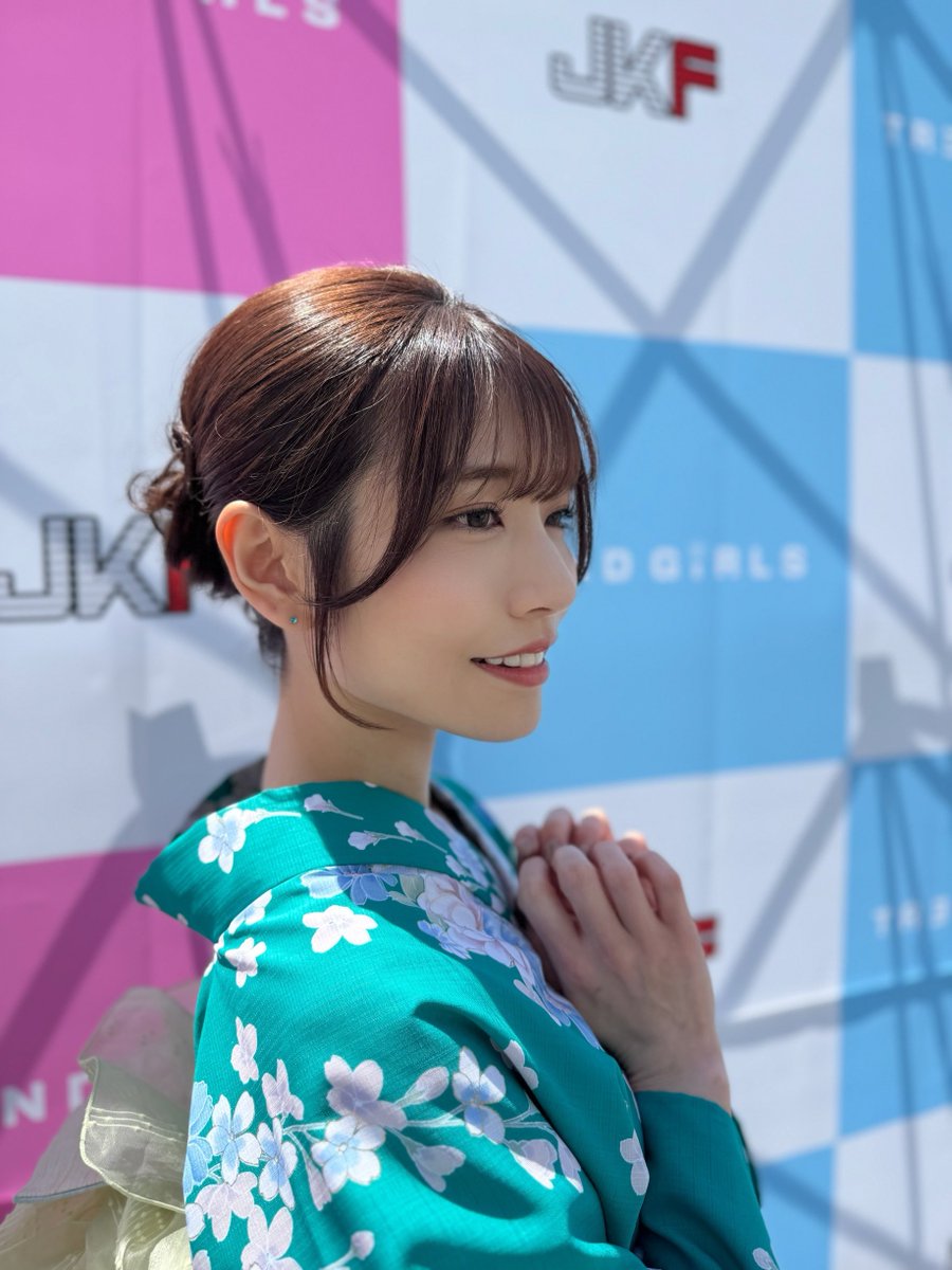 トレンドガールズ撮影会
来て下さりありがとうございました📸

オリジナル浴衣は緑でした💚💚

暑い中ずっと外にいて疲れたと思うので
皆さんゆっくり休んでくださいね🙂‍↕️✨ https://t.co/Tp8iQpMNQW