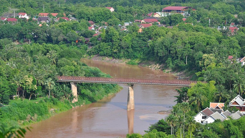 Where to see #palms... Bridge over Nam Khan River, Luang Prabang, #Laos. 📷: David McKelvey CC BY-NC-ND 2.0. #Where2CPalms