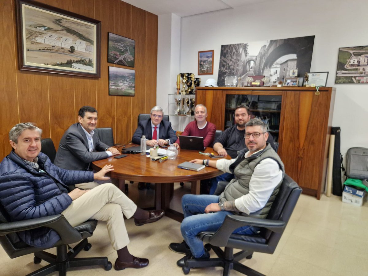 GARNOCEX (@garnocex) on Twitter photo ♻️✅ Esta semana celebramos una productiva reunión de seguimiento del proyecto #GARNOCEX con representantes de la <a href="/Junta_Ex/">Junta de Extremadura</a> y del <a href="/citop_ex/">Extremadura CITOP</a>.
Pudieron comprobar in situ el avance de los ensayos #RCD, la metodología de trabajo del equipo técnico y revisar la planificación. ♻️✅ Esta semana celebramos una productiva reunión de seguimiento del proyecto #GARNOCEX con representantes de la <a href="/Junta_Ex/">Junta de Extremadura</a> y del <a href="/citop_ex/">Extremadura CITOP</a>.
Pudieron comprobar in situ el avance de los ensayos #RCD, la metodología de trabajo del equipo técnico y revisar la planificación.
