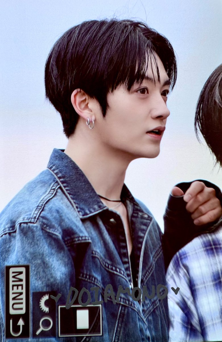 250503 반포한강 버스킹

#노매드 #NOMAD #도의 #홍도의 #DOY