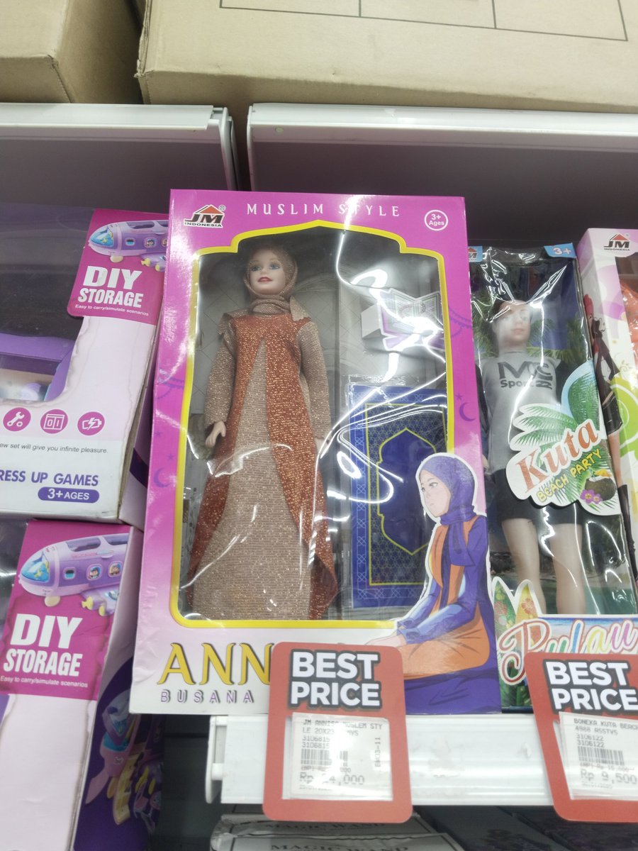 BARBIE ISLAM!!
baru tau ternyata barbie ada yang spek yalil yalili