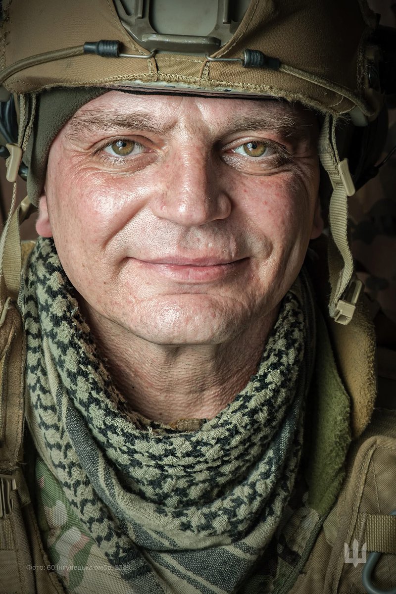 DefenceU's tweet image. Callsign “Doc” isn’t just a nickname — he’s the senior combat medic of his unit, saving lives for the fourth year straight. A builder in civilian life, he dropped everything in 2022 and joined the fight.

He says it simply: home is behind, the enemy is on our land — and that’s…