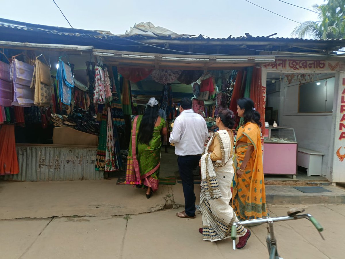 দ্বিতীয় পৰ্যায়ৰ নিৰ্বাচনৰ বাবে আপ কৰ্মী সকল ৰাইজৰ ঘৰে ঘৰে৷

#Assam #Panchayat #Election