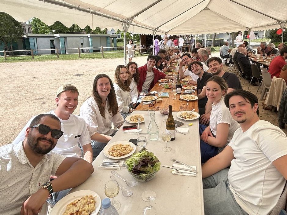 Adrien Pourrat (@adrienpourrat) on Twitter photo Retour en images sur la première édition de l'Agora des territoires, une journée pour imaginer les territoires ruraux de demain
Au programme 9 tables-rondes, un banquet festif et beaucoup d'échanges sur nos propositions!
Merci à tous les camarades des <a href="/Jeunessoc63/">Jeunes Socialistes du Puy-de-Dôme</a> pour l'orga🌹 Retour en images sur la première édition de l'Agora des territoires, une journée pour imaginer les territoires ruraux de demain
Au programme 9 tables-rondes, un banquet festif et beaucoup d'échanges sur nos propositions!
Merci à tous les camarades des <a href="/Jeunessoc63/">Jeunes Socialistes du Puy-de-Dôme</a> pour l'orga🌹