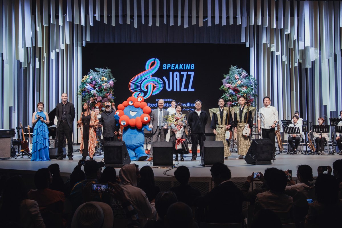 SpeakingJazz's tweet image. 【LIVE PHOTO】#大阪・関西万博 にて、EXPOナショナルデーホールで先日行われた国連のイベント『SPEAKING JAZZ』のセットリストとライブフォトをアップしました→x.gd/GpeArG 本イベントの模様はアーカイブ配信でもご覧いただけます。→x.gd/eEHw9 (撮影：古賀恒雄) #jazzday