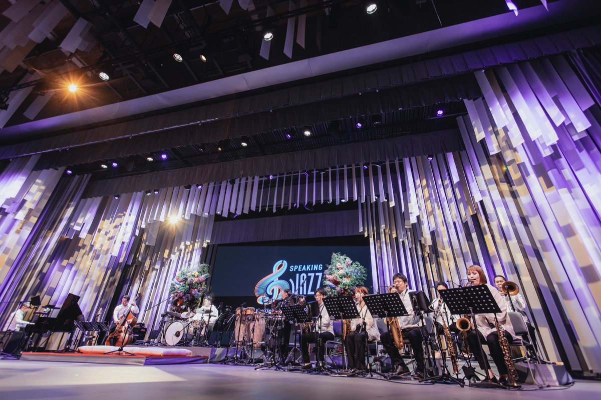 SpeakingJazz's tweet image. 【LIVE PHOTO】#大阪・関西万博 にて、EXPOナショナルデーホールで先日行われた国連のイベント『SPEAKING JAZZ』のセットリストとライブフォトをアップしました→x.gd/GpeArG 本イベントの模様はアーカイブ配信でもご覧いただけます。→x.gd/eEHw9 (撮影：古賀恒雄) #jazzday