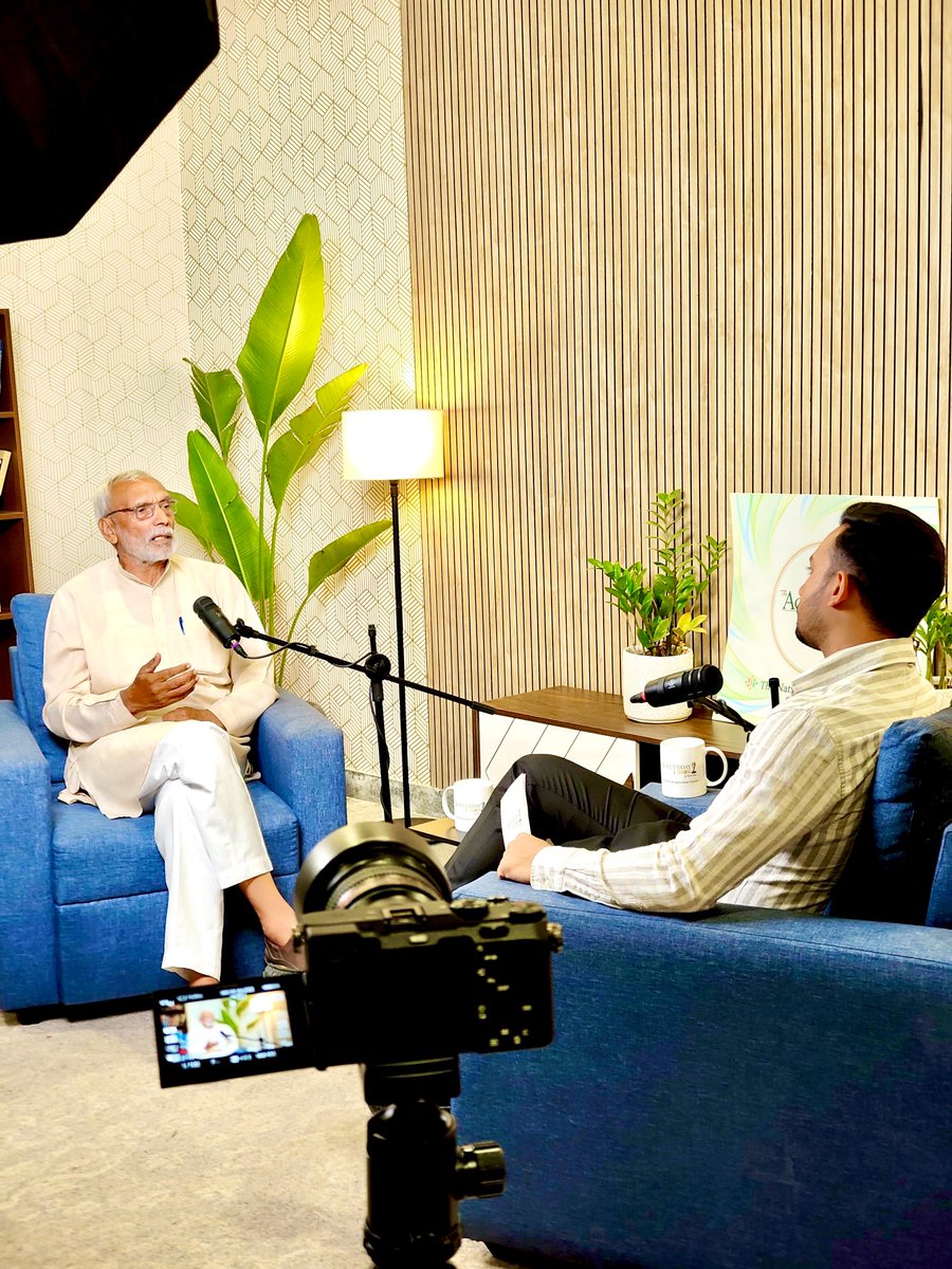 agri_today's tweet image. 🎙️ Episode 5 of #AgriTodayShow is LIVE! Haris Khan (CEO, ATG) chats with Padma Shri awardee Mr. Bharat Bhushan Tyagi on sustainable farming, agri‑tech &amp;amp; farmer empowerment. Stay tuned! 🌾🚜 #ProgressiveFarming #IndianFarming