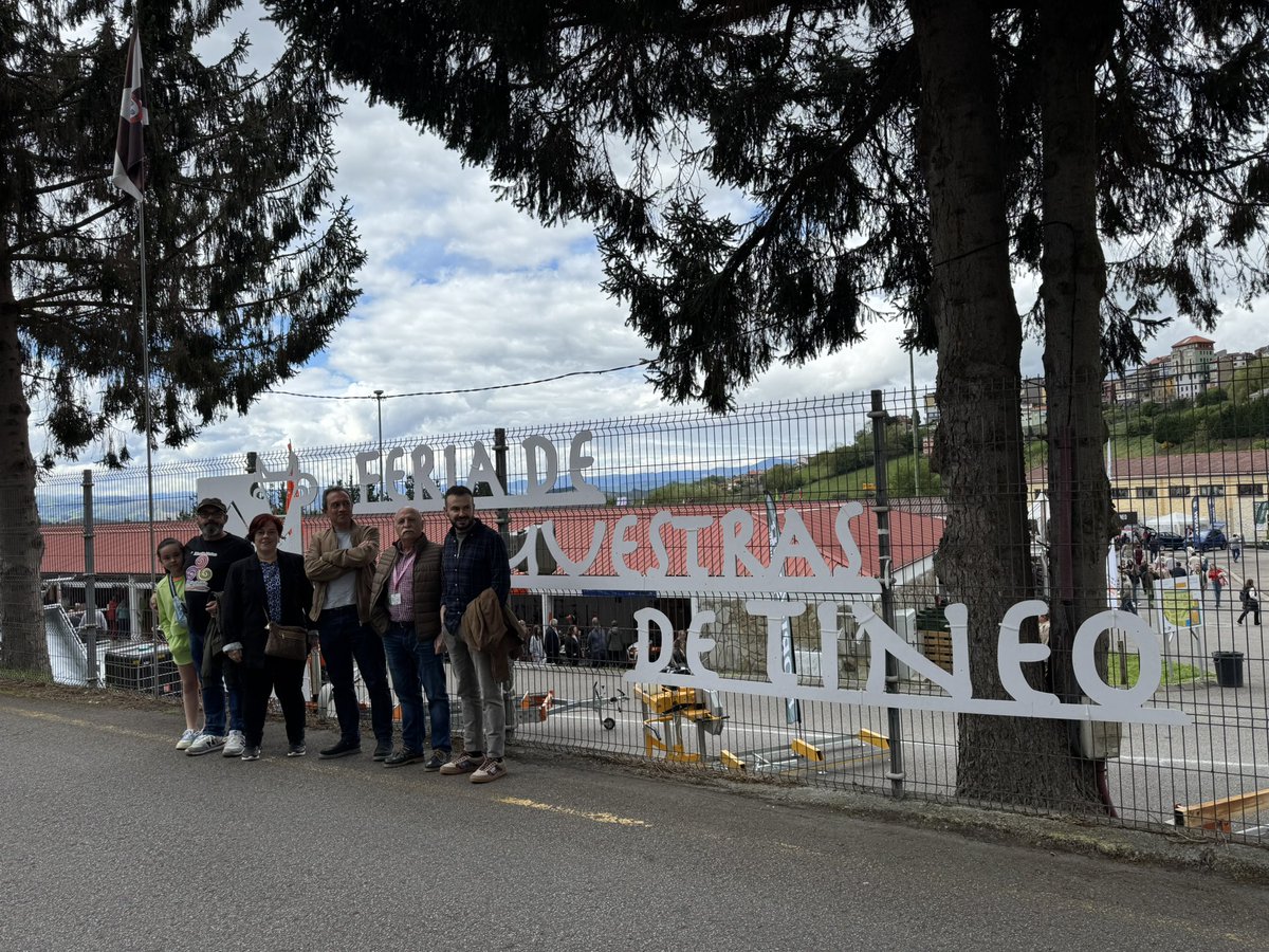 Hoy, nuestro coordinador <a href="/ovizapico/">Ovidio Zapico</a>, visita junto a  nuestra gente de <a href="/iutineo/">IU TINEO</a>, la feria de muestras, una cita inexcusable en el concejo y para todo el suroccidente asturiano