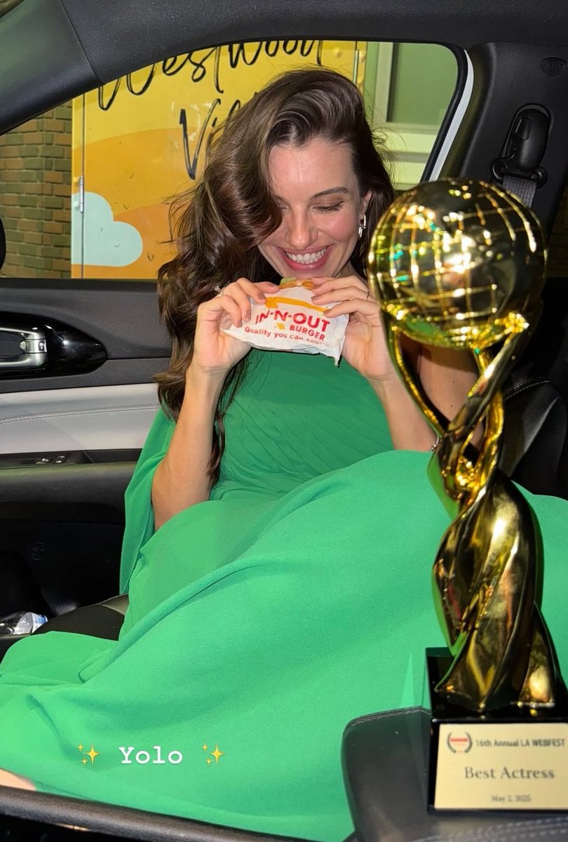 Bom dia pra quem é inacreditável de maravilhosa e premiadaaaa🏆🤩❤️‍🔥Mais uma vez Buiaaaar🎉🎉