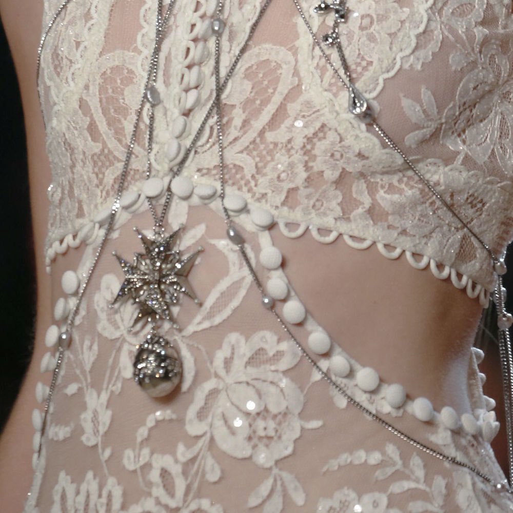 alexander mcqueen spring 2016 details