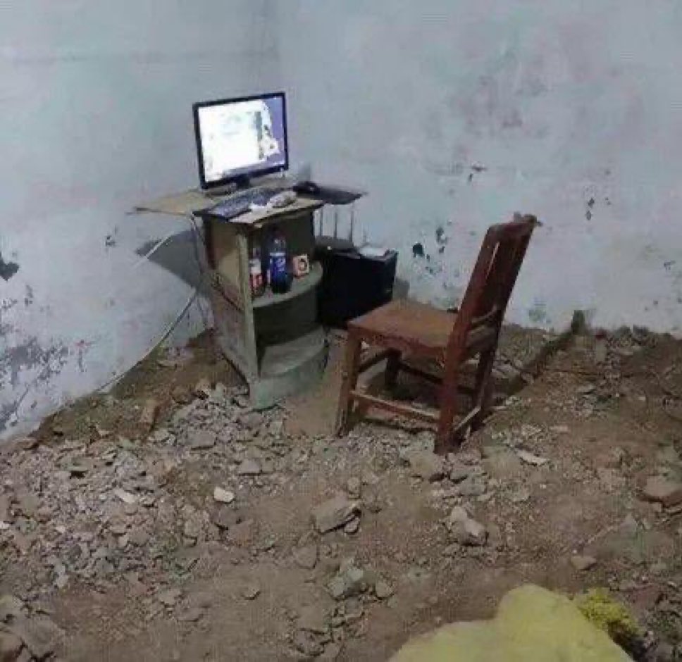 제 방 사진이에요