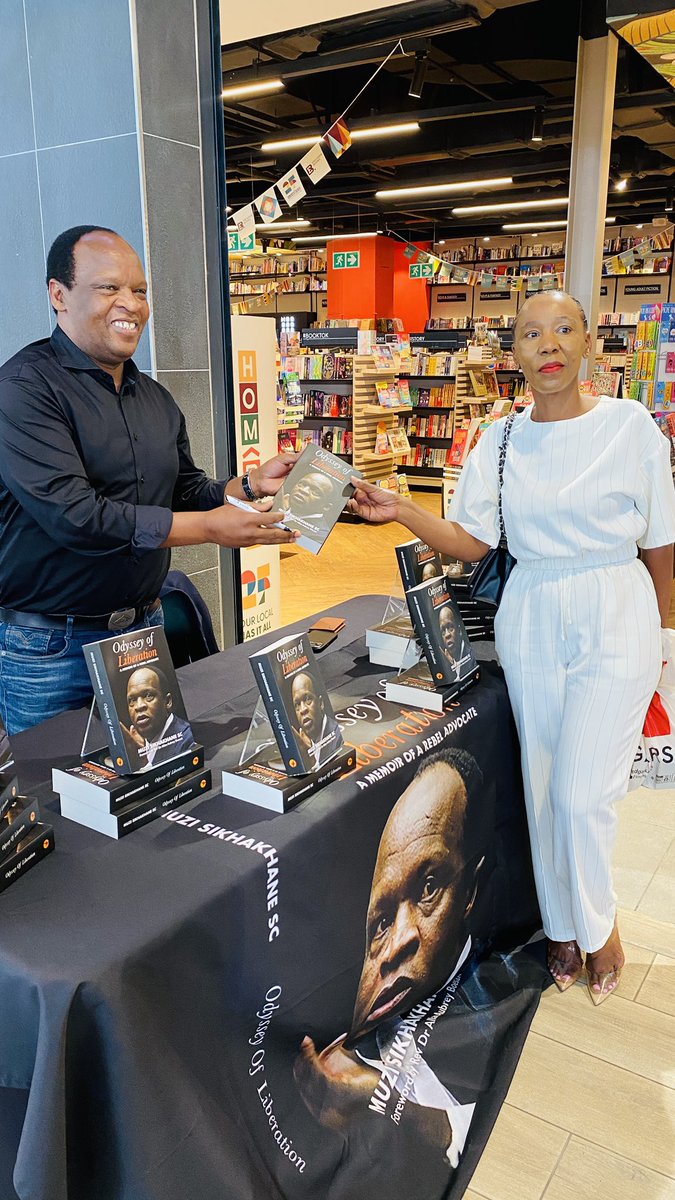 TSFoundation__'s tweet photo. 📖 signing and author engagement in Pavillion Exclusive Books. Thank you
#OdysseyOfLiberation
#AuthorEngagement https://t.co/Z0gBKSVc83