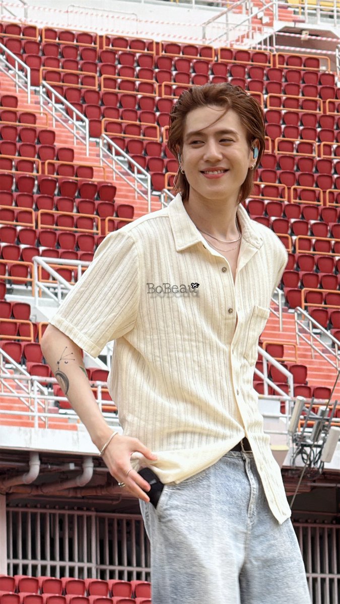 น้องคะ…พี่ไม่ได้สั่งนะทำไมเสิร์ฟเก่งจังอ่า🥺🌼

#GOT7_NESTFESTinBKK_Day2