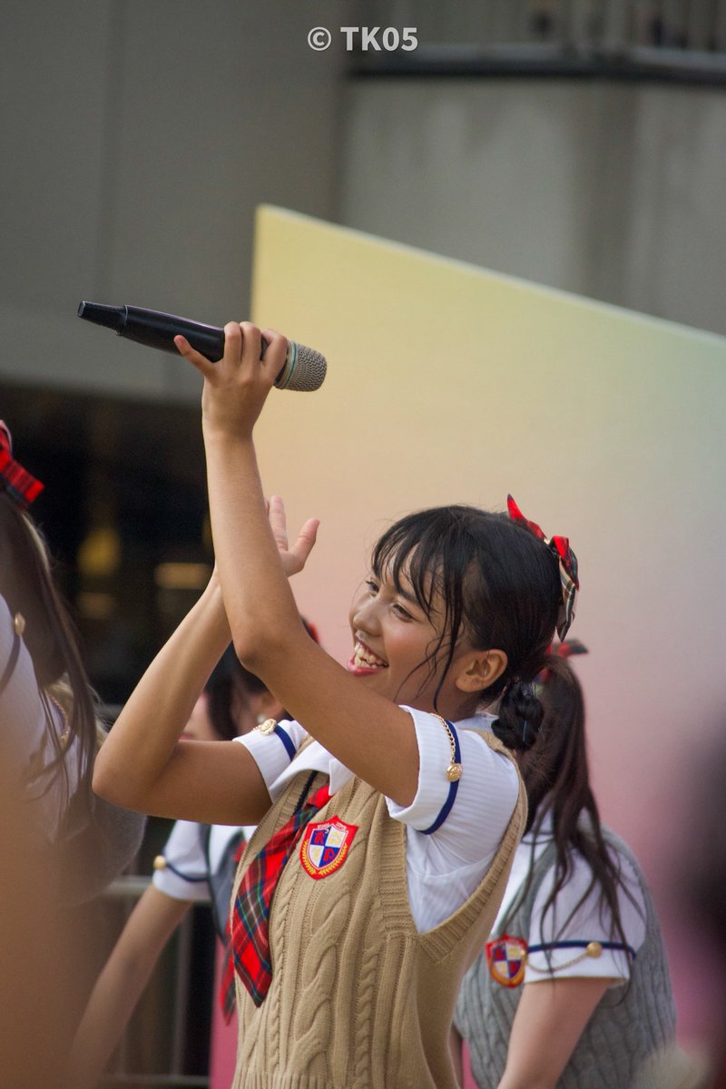 Firdaus_Tk05's tweet photo. The smile that we need to protect
She shine so bright as the sun
#KLP48 #amandaklp48 #alasakumaybe #heavyrotation #flyingget https://t.co/yVJbjIxvjY