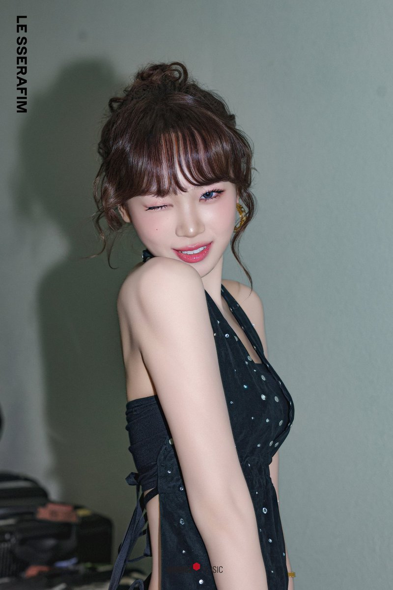 CHAEWONCENTRAL's tweet photo. 📸 [PHOTO] 250503

LE SSERAFIM ‘HOT’ Photo Sketch — #CHAEWON (1/3)

📎 https://t.co/qYlpQqOcuS

#KIMCHAEWON #김채원 #チェウォン
#LE_SSERAFIM #르세라핌 @le_sserafim https://t.co/UJsJOVsjYQ