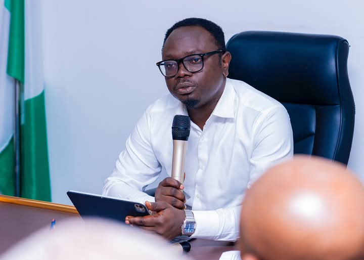 BoyedeWale's tweet photo. WISDOMSMILEY:

Friendly, Associable, Patriotic, responsible and always responsive 'YOUTH MINISTER'  ❤️ 

@ayowisdom_
cc HONOURABLE MINISTER OF YOUTH DEVELOPMENT FEDERAL REPUBLIC OF NIGERIA

©тony wнaleѕ https://t.co/7m33mI1QWK