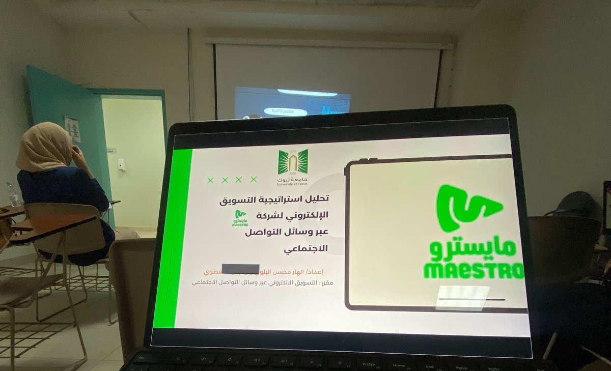 anhar_098's tweet photo. @MaestroPizzaKSA تصدقون؟

سويت برزنتيشن كامل متكامل عن شركتكم الرهيبة لدراستي بتخصص تسويق رقمي 🤓📊
تكلمت فيه عن استراتيجيتكم وكشفت سركم… إنكم تمثلون شاب سعودي بشوش يحب المزح والبيتزا ‍🧔🏻‍♂️🍕
وش رايكم؟ أرسل العرض؟ تتوقعون آخذ +A؟ 
ولا أتوظف عندكم؟ 💼✨
#مايسترو_بيتزا #مشروع_تسويق https://t.co/z1L5S7td0O