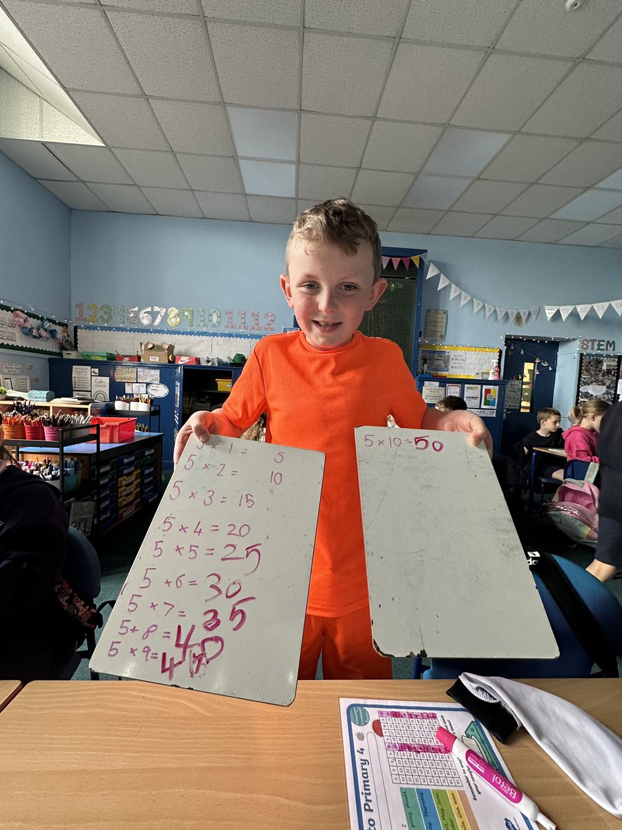 MissMcLay's tweet photo. We were working hard in numeracy! Some tackled a chilli challenge using the box method with up to 1 x 4-digit numbers, while others focused on their 5 times table. Our in-class experts even stepped up to support their classmates—amazing teamwork! #ChilliChallenge #PeerSupport https://t.co/dbFkDX37zV