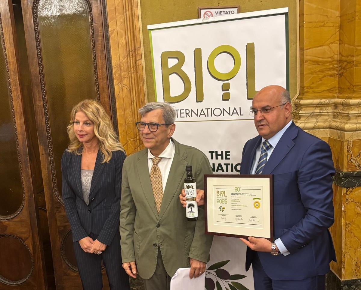 Dzair_Tube's tweet photo. #Algeria #Algerie #ุงูุฌุฒุงุฆุฑ #algeria_news
Algeriaโs #Braza #Olive Wins Gold in Rome: A Triumph for Algerian Excellence in Organic #Olive_Oil https://t.co/C0zS0fEQGP https://t.co/aEwHVQ25VC