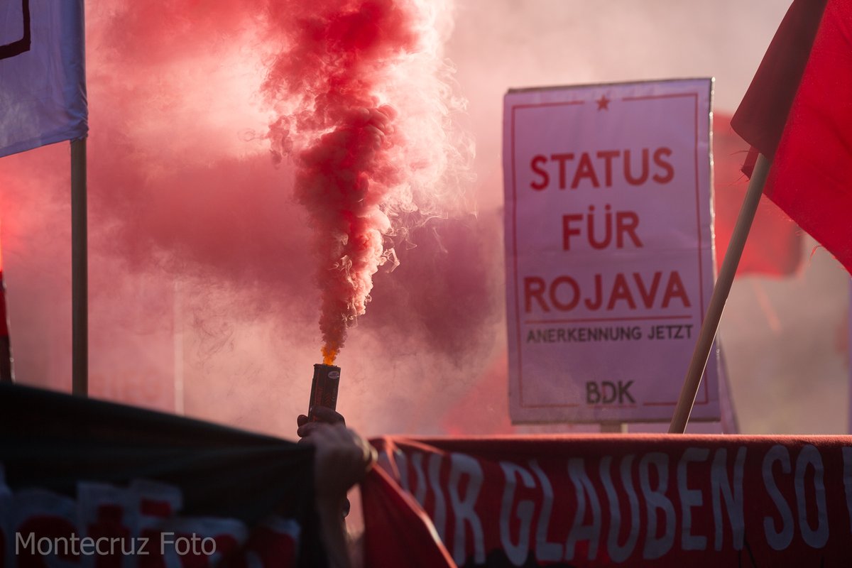 Montecruzfoto's tweet photo. #Mayday Berlin. More photos of the Revolutionary Mayday March. "Revolutionäre 1.Mai Demonstration 2025" 2/3
#B0105 #1Mai #1MaiBerlin #erstemai #R1MB #berlinprotests https://t.co/RsVeEeFH7a