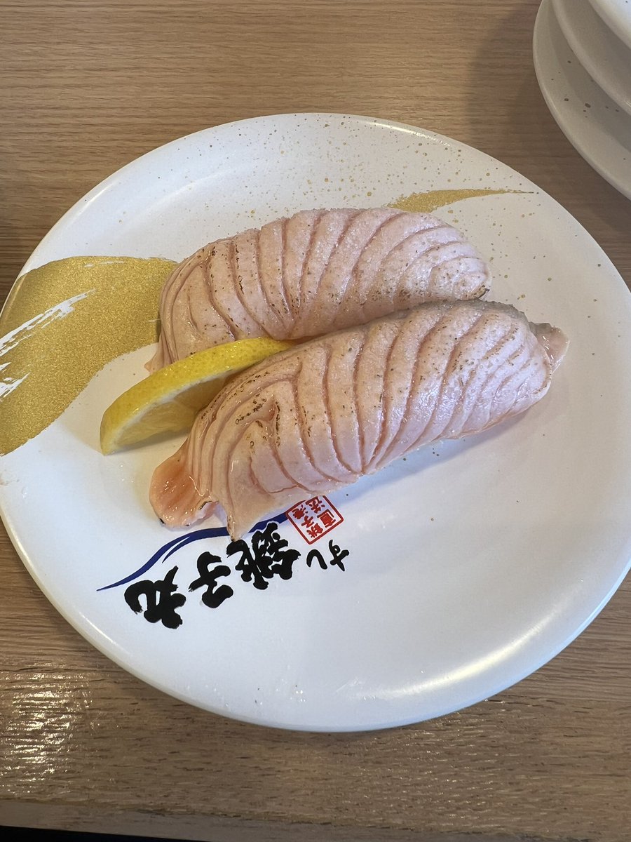 Cherry417Yuko's tweet photo. 銚子丸で大トロ、しまあじ、みやび鯛、いくら、オーロラ塩炙りサーモン、ポテトを食べました。 https://t.co/nX0H9a2qtz
