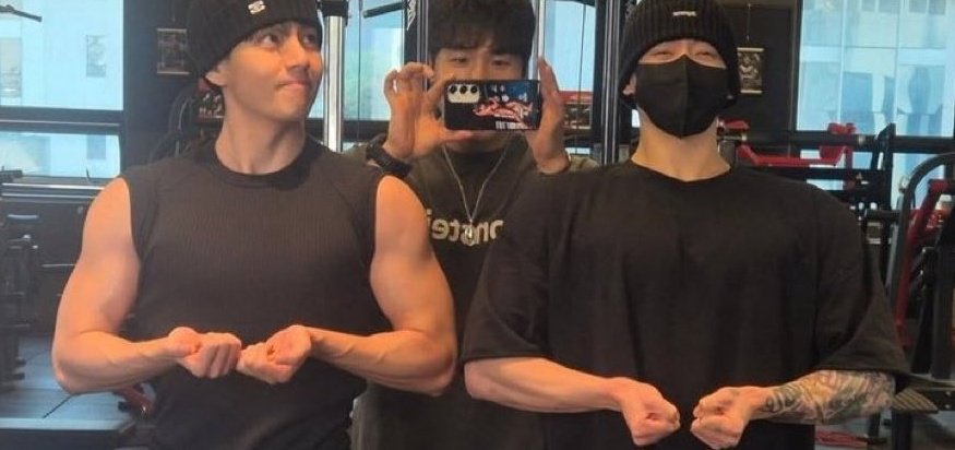 vbadbye's tweet image. I love u taehyung, I love u jungkook !𖹭