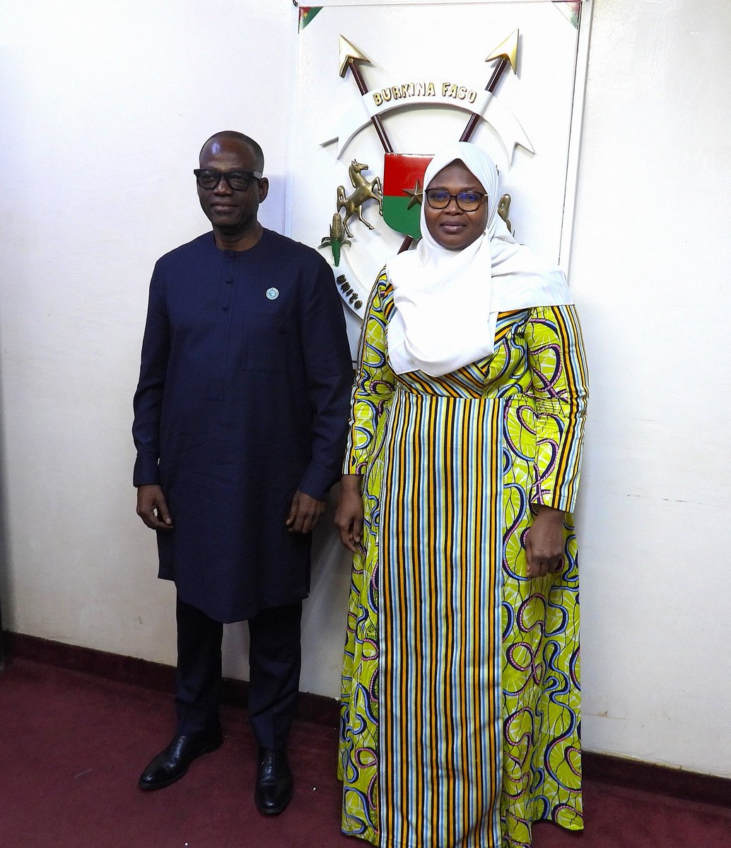RealSmartAfrica's tweet photo. Yesterday, @CEOSmartAfrica met with Dr. Aminata Zerbo-Sabani, Minister of Digital Transition, Posts and Electronic Communications of Burkina Faso. The meeting reaffirmed Burkina Faso’s commitment to Smart Africa—accelerating the ratification of the Smart Africa agreement, energizing participation in the  @SADASmartAfrica, and strengthening the country's strategic leadership in Internet governance. Together, we are building a more inclusive, innovative, and connected digital Africa.

#SmartAfrica #BurkinaFaso #DigitalTransformation #SADA #DigitalAfrica #AfricanInnovation #Partnership #InternetGovernance #AfricanCapacityBuilding #AfricanLeadership