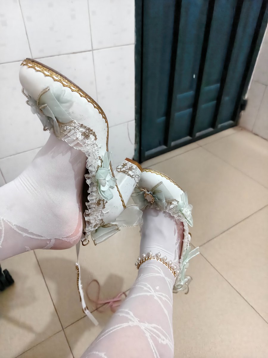 被绿了，分了，删了，复更了
#男娘