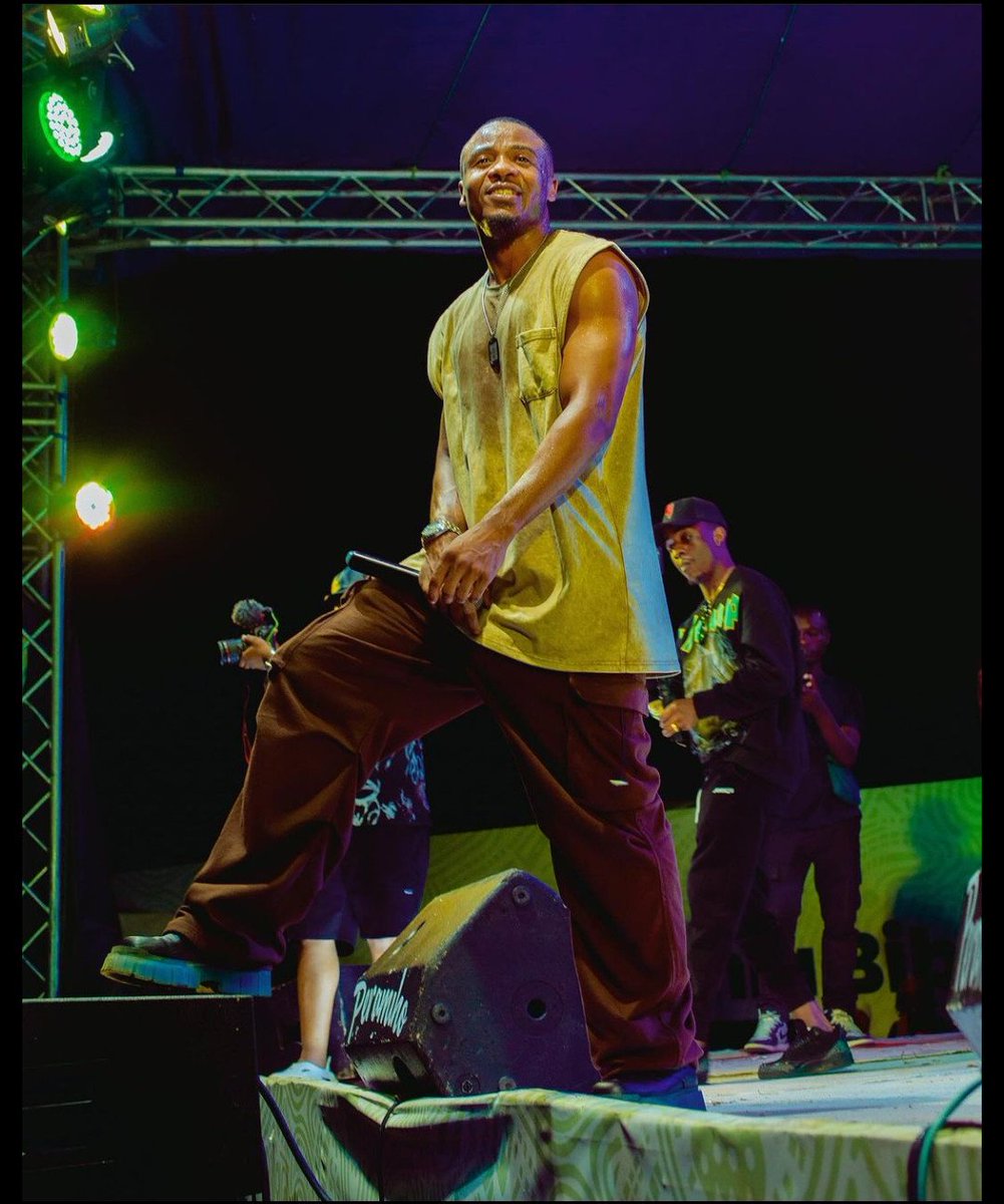 Ni Binadamu pekee mwenye Asili ya Ujuaji na Chuki ndani yake...

Ndie atakae thubutu kusema huyu jamaa ana uandishi wa kuunga unga....

Puuza huyo mtu 🚶🏾‍♂️