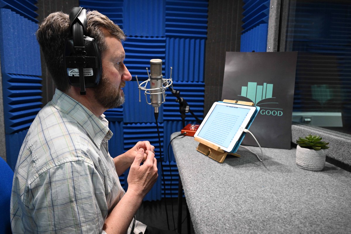 Dr Richard Duggins (@rduggins) on Twitter photo 🎙️ Just recorded the audiobook for Burnout-Free Working! Amazing Fun!
Huge thanks to Charlotte Crawshaw (producer) & Carrie Hutchison (editor) at <a href="/HachetteUK/">Hachette UK</a>
📘 Paperback/Kindle out now: amzn.eu/d/2umLuZX
🎧 Audiobook arrives in June. Preorder now!
#burnout #authorlife 🎙️ Just recorded the audiobook for Burnout-Free Working! Amazing Fun!
Huge thanks to Charlotte Crawshaw (producer) & Carrie Hutchison (editor) at <a href="/HachetteUK/">Hachette UK</a>
📘 Paperback/Kindle out now: amzn.eu/d/2umLuZX
🎧 Audiobook arrives in June. Preorder now!
#burnout #authorlife