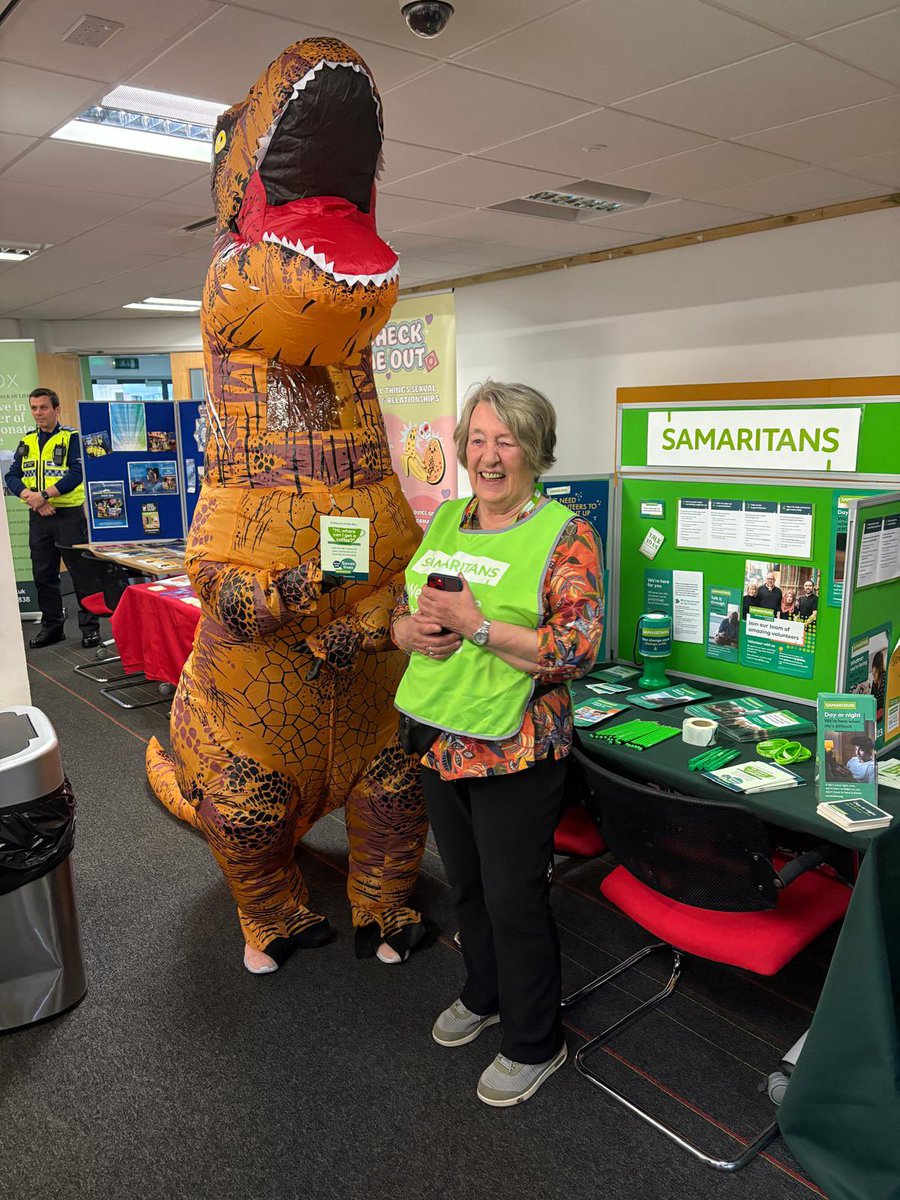 <a href="/GrimsbySams/">Samaritans Grimsby</a> branch director Sandra Davis is at <a href="/FreemanStMarket/">Freeman Street Market</a> this morning for a wellbeing fair hosted by @nelcouncil