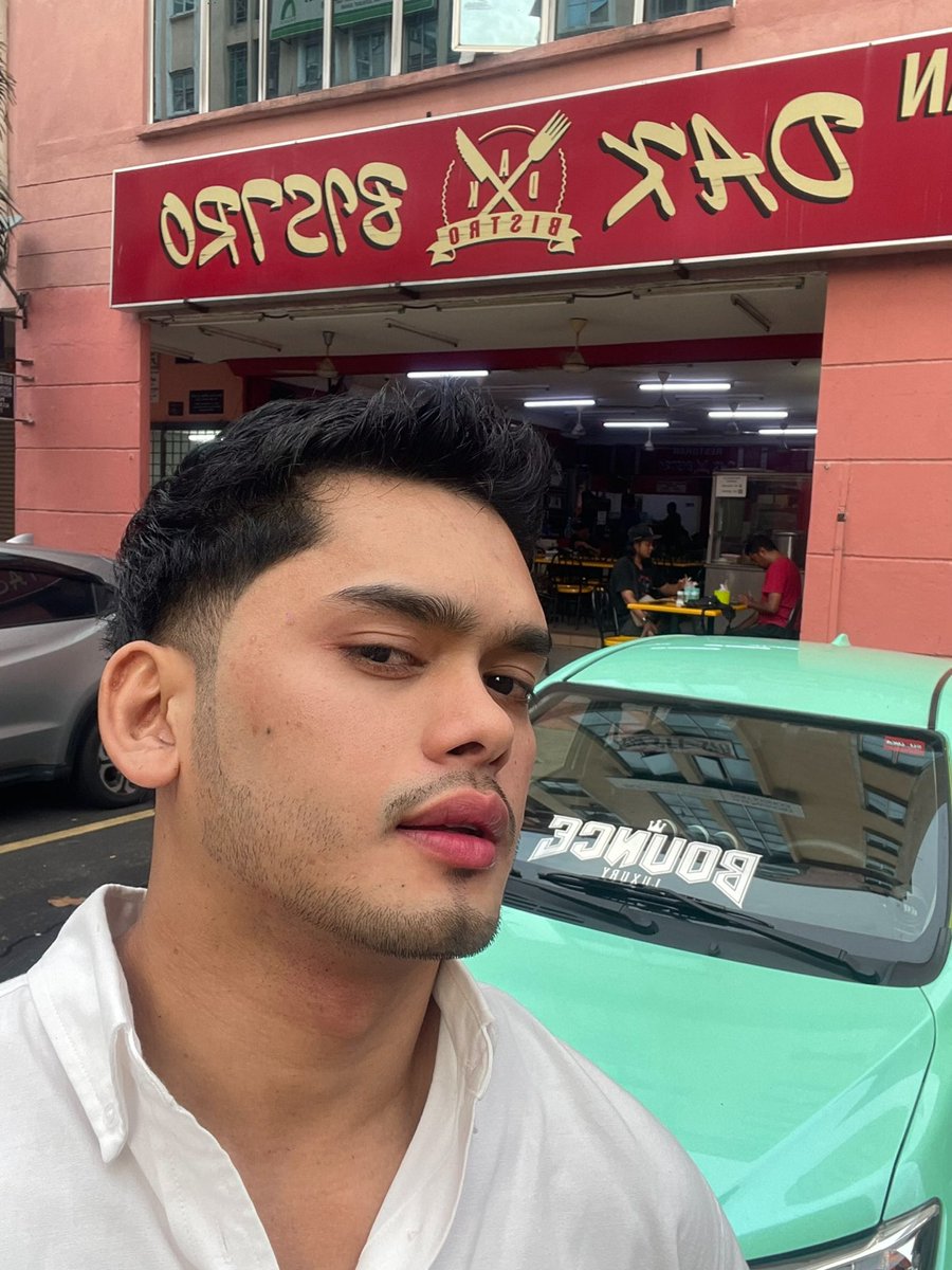 FattahAbdulll's tweet photo. Bila trim jambang terus rasa muda, walaupun umur dan 39 tahun https://t.co/Ty1u8iIOka