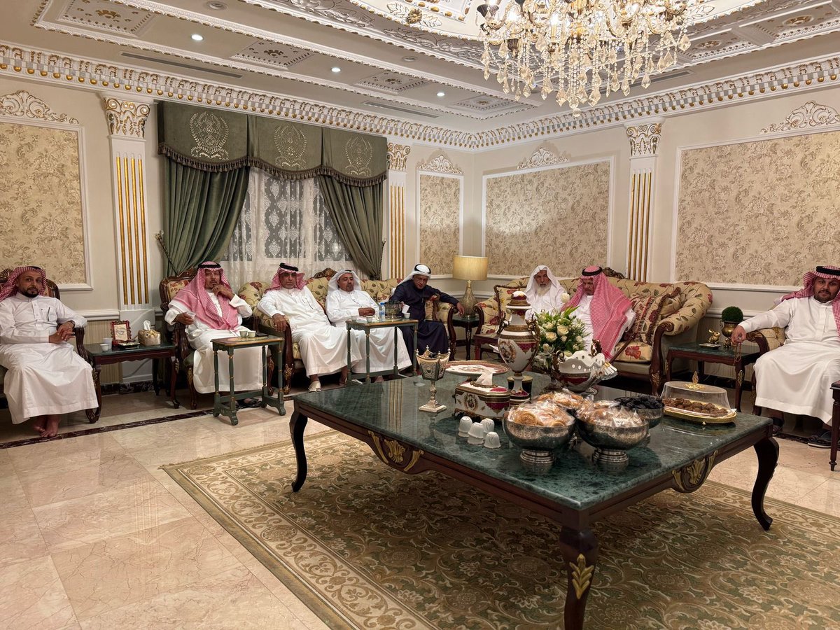 Godaidnews's tweet photo. أقام الشيخ د. سعد بخت السحيمي مأدبة عشاء بمنزله العامر بالمدينة المنورة مساء أمس الجمعة تكريما للشيخ حضيض أحمد بن فتن الجغثمي وأبنائه وإخوانه وجماعته . https://t.co/4XtKkL8IvR