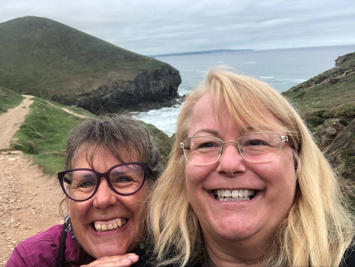 Community Harmony Scarf tweet media