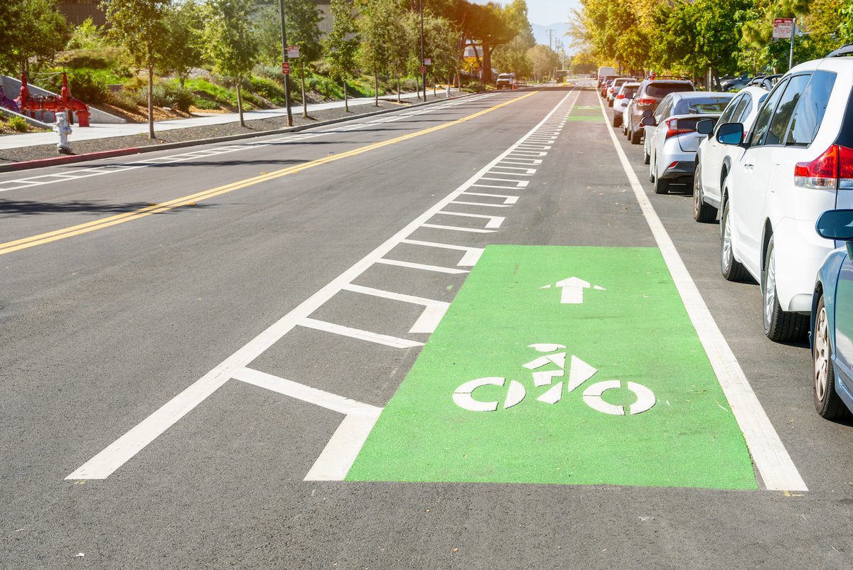 Why Bike Lanes Are Good: An explainer for the US #Transportation Secretary, who says there’s no evidence that #bikelanes have benefits sbee.link/pf9ybuck3j #biking #cycling #safestreets #planning #infrastructure #placemaking #livability <a href="/StreetsblogUSA/">Streetsblog USA</a>