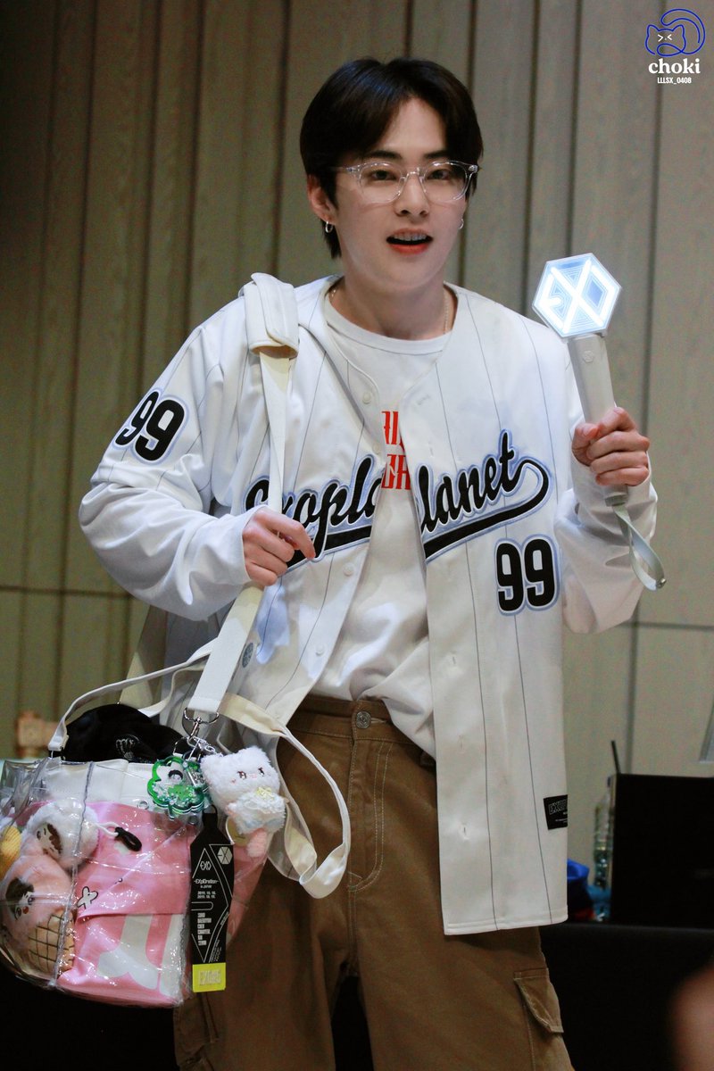 นี่คุรแซวเอลี่เวลาไปคอนรึป่าว เพราะพะรุงพะรังแบบนิจิง555555555555555555